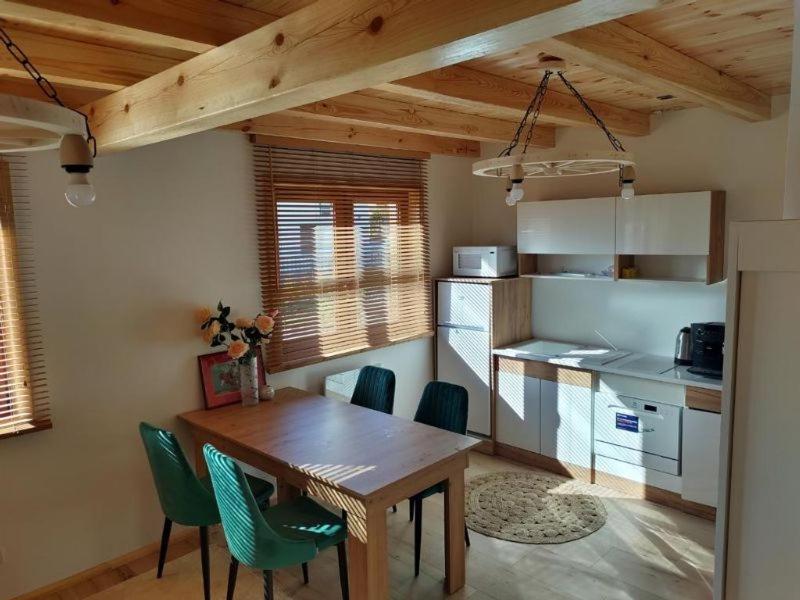 Kalinowy Sad Domki Z Jacuzzi I Sauna Mikołajki エクステリア 写真